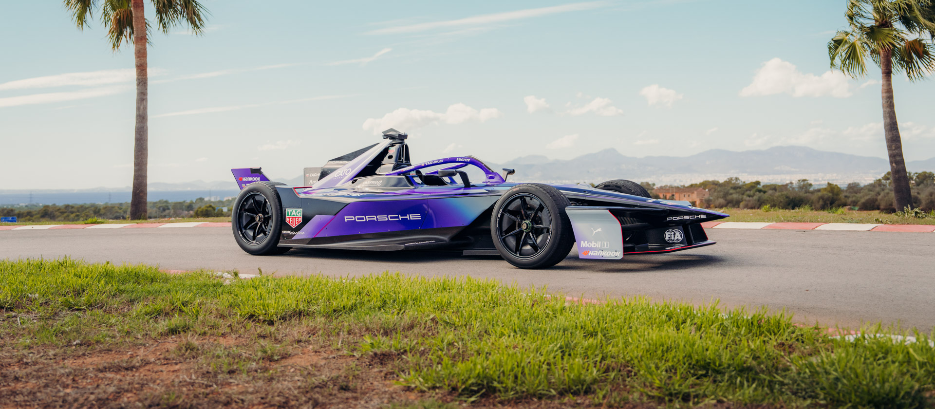 Porsche Unveils its 99X Electric Formula E GEN3 Evo Challenger