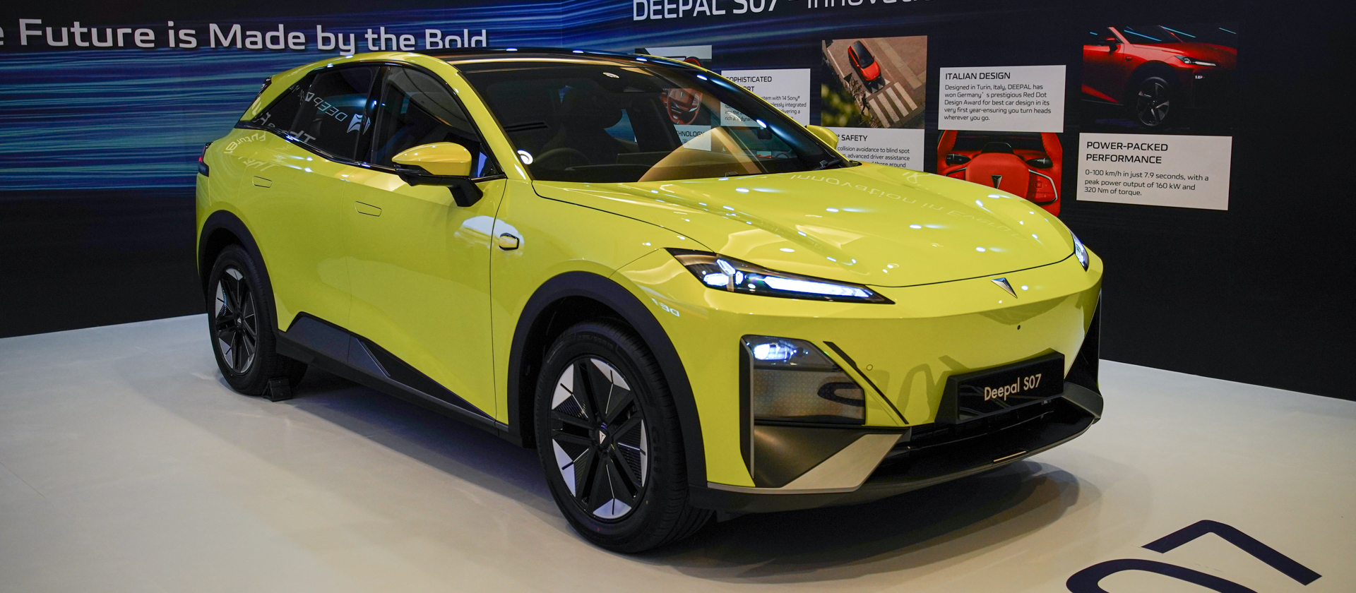 DEEPAL Makes Simultaneous Singapore Motorshow and Local Debut