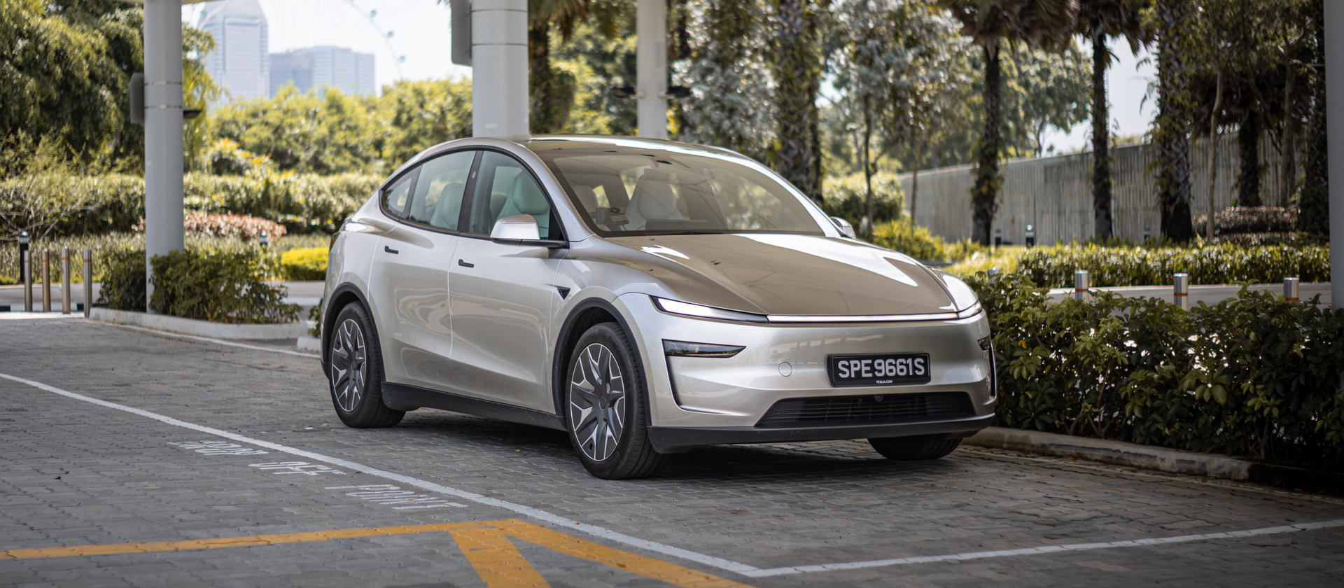 2026 Tesla Model Y L Review – Breaking the Mold By Striking a Balance