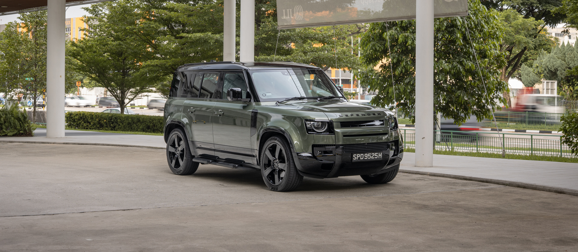 2026 Defender V8 Review – Old-School Power Meets Modern Luxury